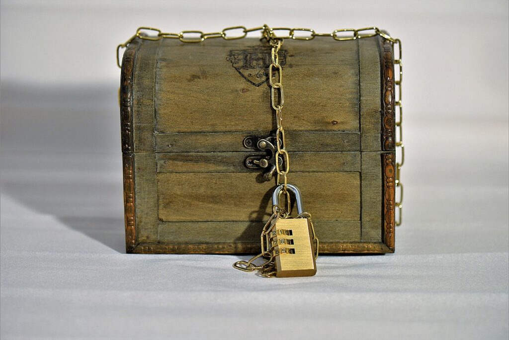 treasure chest, chain, castle-3005312.jpg